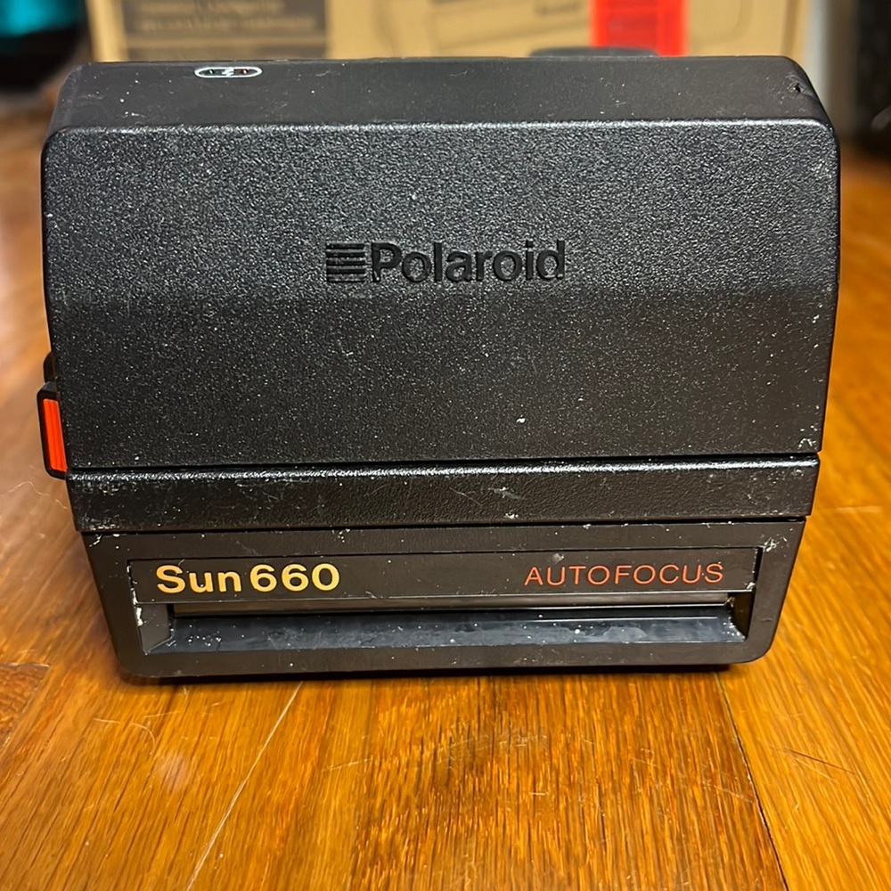 Polaroid Sun 660 Autofocus instant film camera used in good condition
